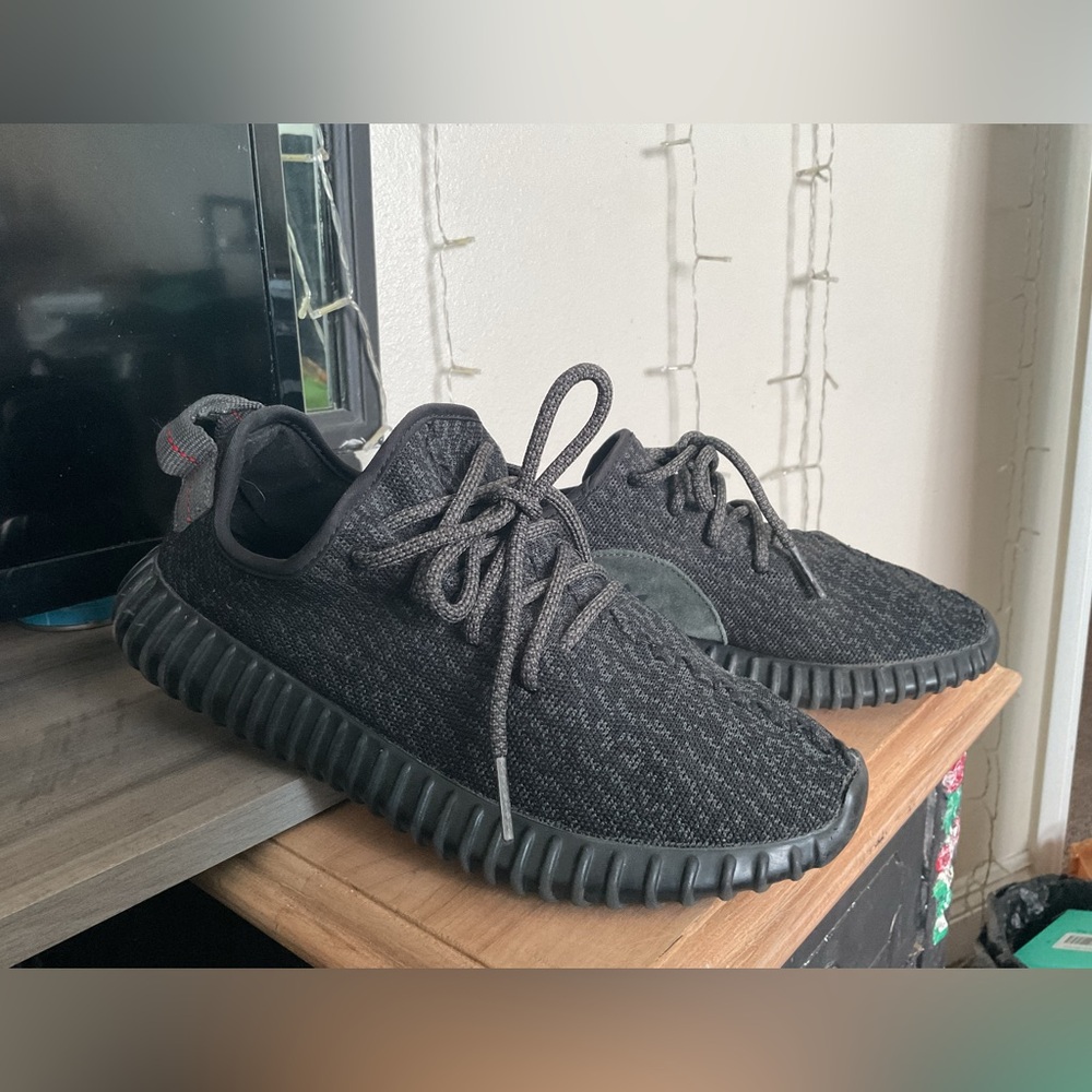 Adidas Yeezy Boost 350s - Picture 4 of 9